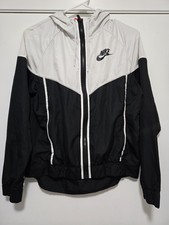 Nike Sportswear Windrunner Jacket Women s Small Lightweight Breathable