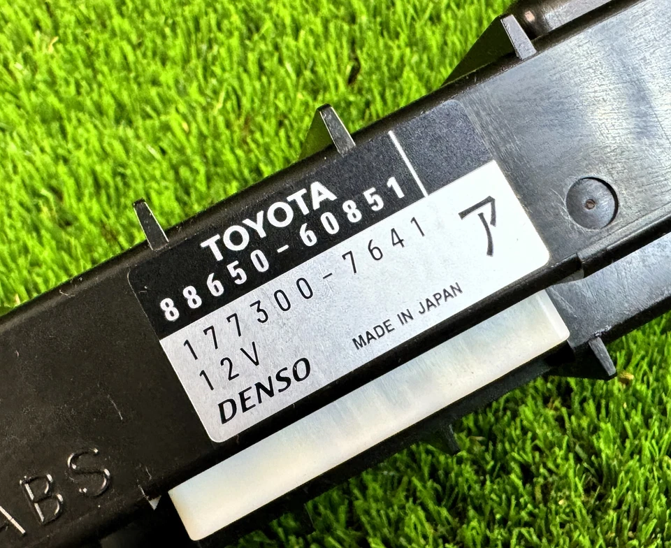 Módulo amplificador aire acondicionado Lexus LX470 2003-2004 88650-60850 OEM usado Foto 2 de 4