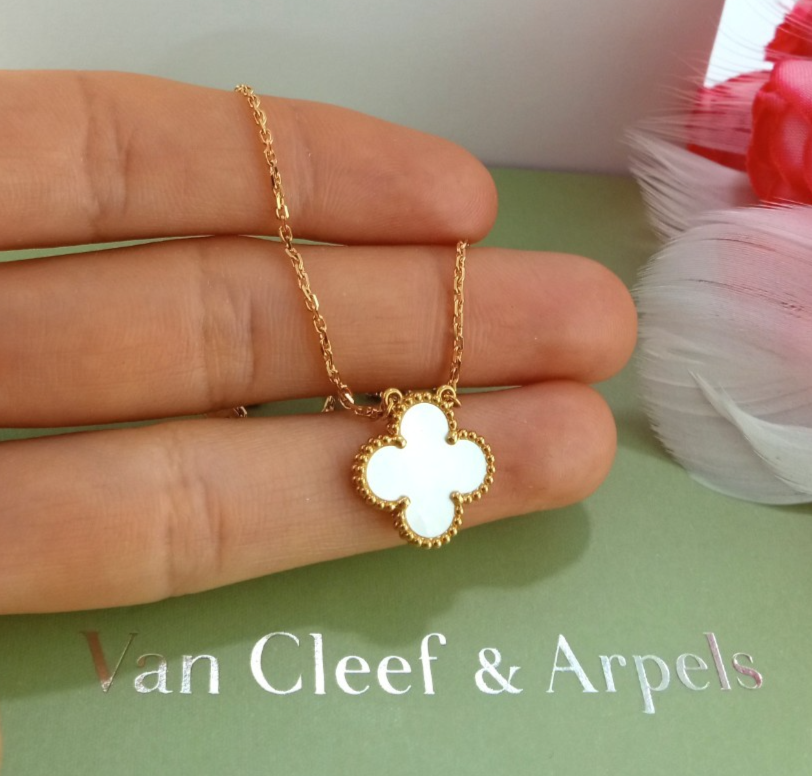 VAN CLEEF & ARPELS MOTHER-OF-PEARL 18K YELLOW GOLD NECKLACE W/CERT