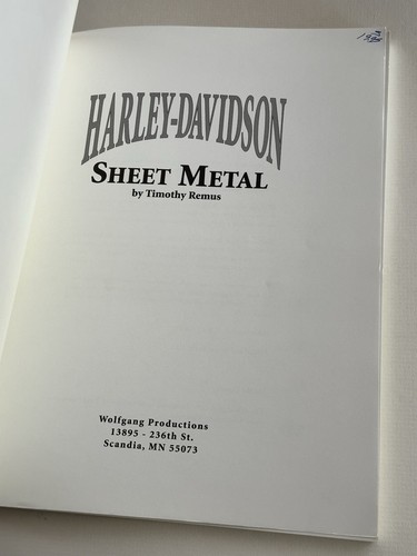 Harley-Davidson Sheet Metal Fabrication by Timothy Remus, How-To Book - Foto 3 di 8