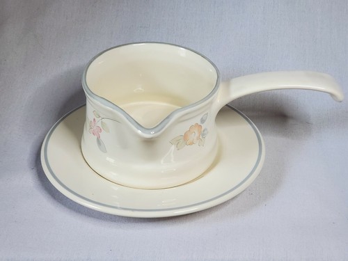Pfaltzgraff, Wyndham, Gravy Syrup Boat w/long Handle, Drip Plate