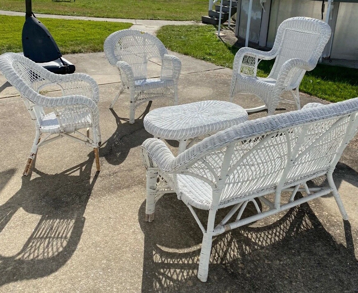 Yet ANOTHER Vintage Rattan Patio Wicker Furniture Set - 5 pieces (rocker  broken)