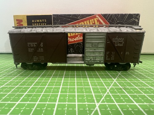 Roundhouse HO Diecast CB&Q Chicago, Burlington y Quincy 40' Boxcar #28000 Leer | Zustand: Used