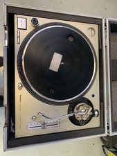 Technics SL-1200MK3D Quartz Direct Drive Turntable w/ Road Case / Flight Case SL