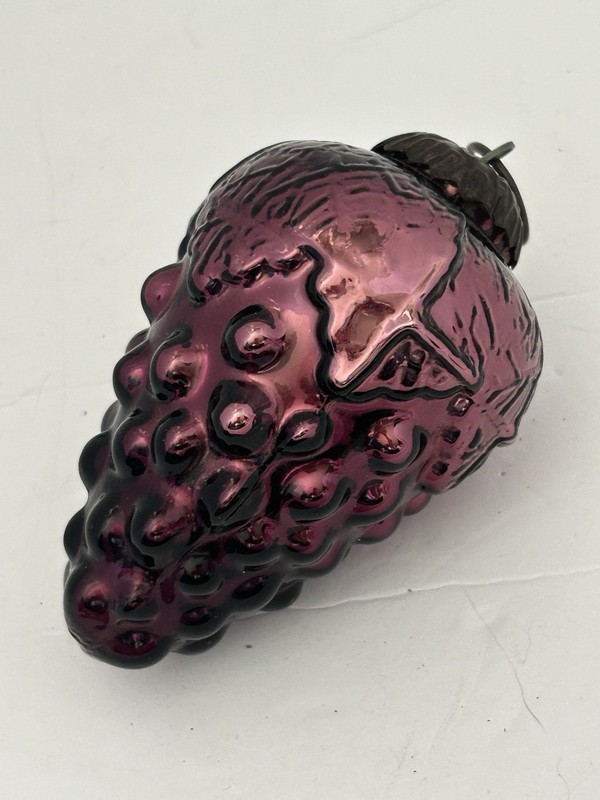 VINTAGE  KUGEL PURPLE GRAPE CLUSTER MERCURY GLASS CHRISTMAS ORNAMENT