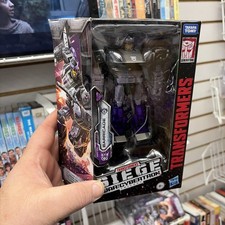 New Transformers BARRICADE Deluxe Class Siege War For Cybertron Trilogy Figure