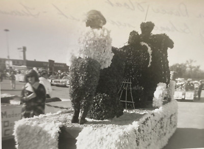 1964 Parade Modern Dance Float Walgreens Drug Store Original Real Photo P13m3