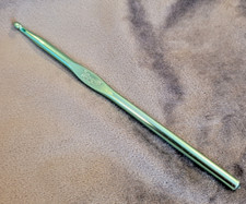 Vintage Boye I Crochet Hook Green Fat Aluminum USA Price Marked 55 Cents