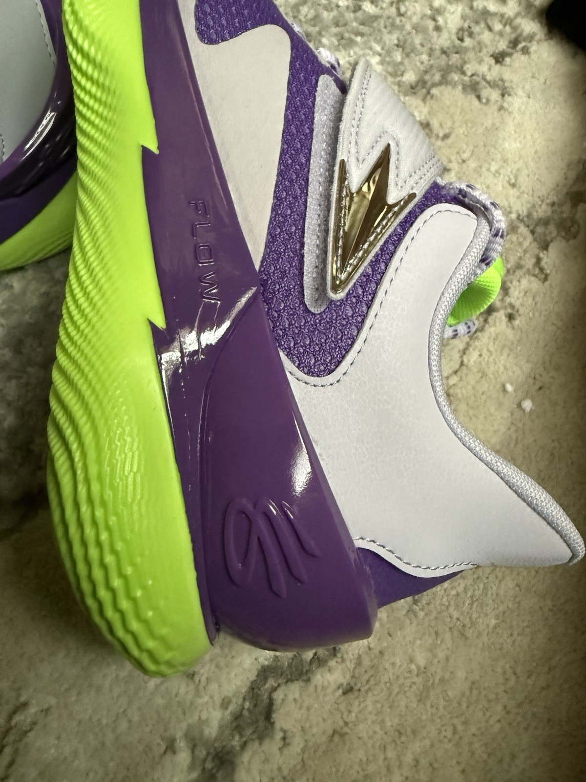Under Armour Curry Flow Kids Basketball Shoes Purple Green White 5.5Y Mesh thumbnail 5