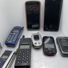 Lot of 8 Various Vintage Flip Phones & Cell Phones Untested
