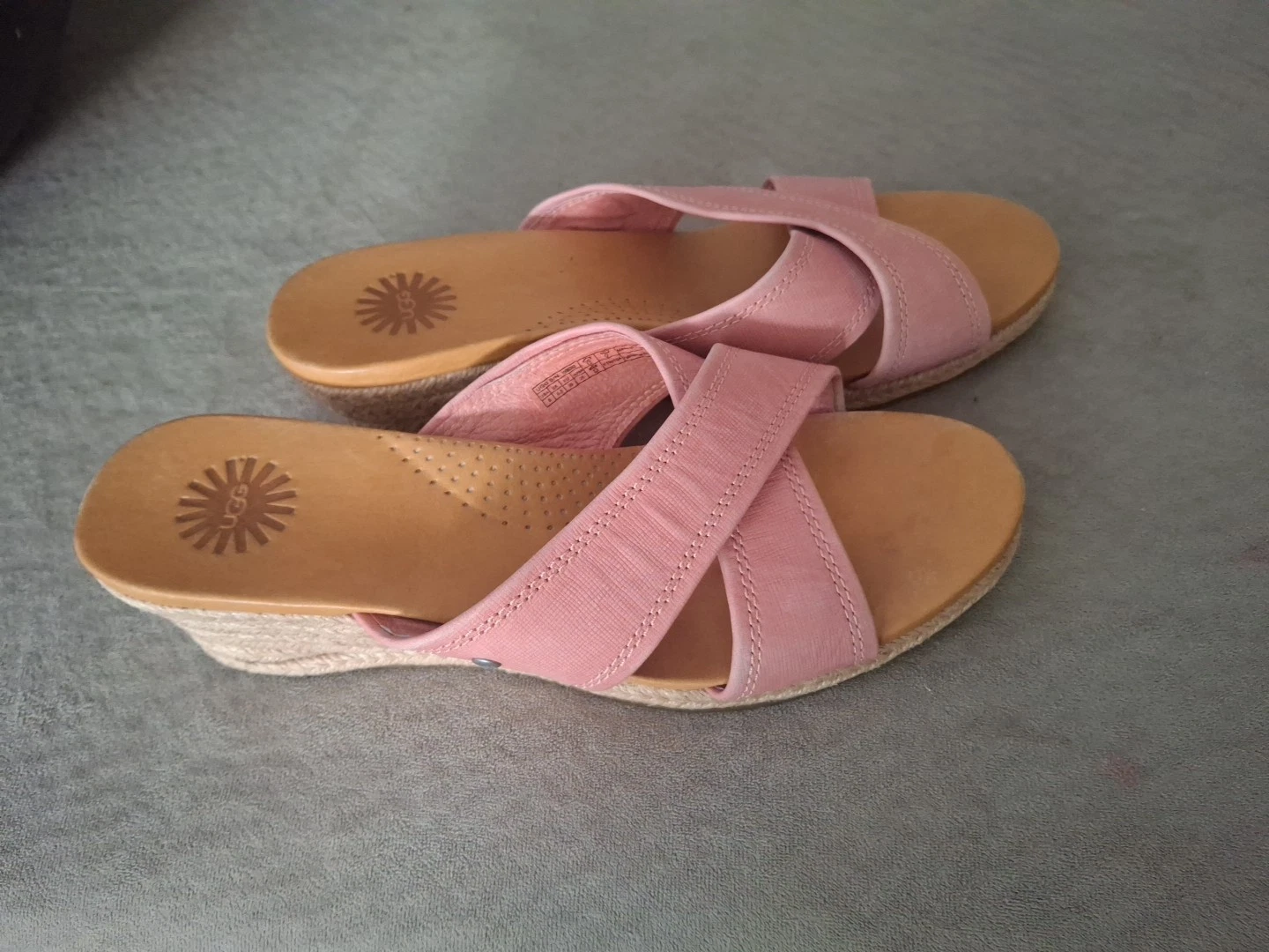 Sandali UGG Australia Gwyn rosa zeppa espadrillas tacco pelle punta aperta taglia 8