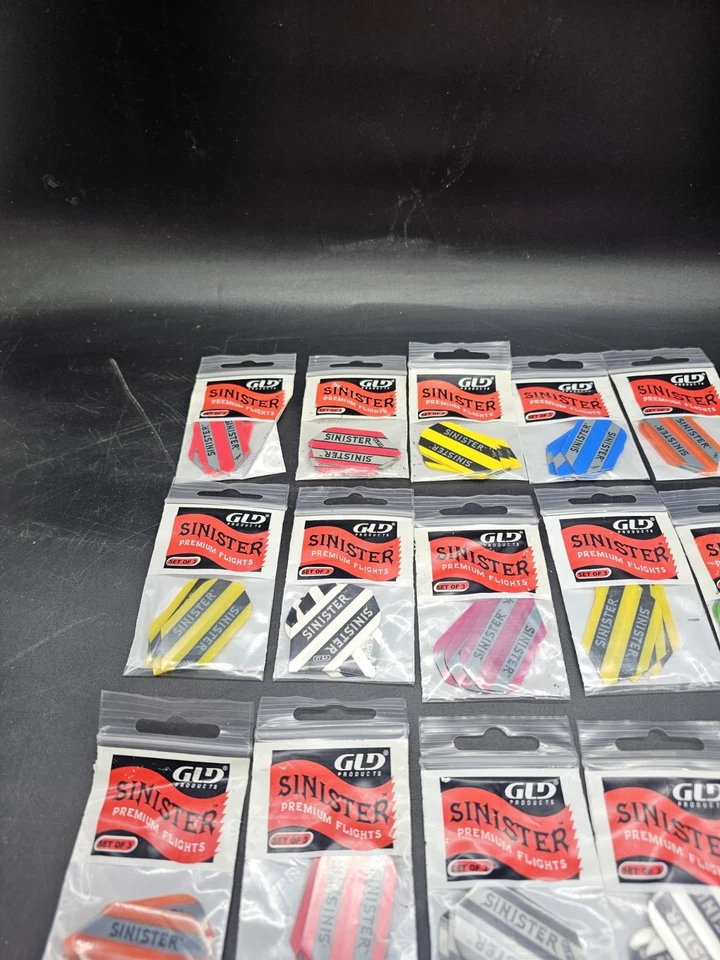 Dart Flights GLD Siniestro Lote de (24) Paquetes de 3 Nuevo de Lote Antiguo Delgado Foto 2 de 4