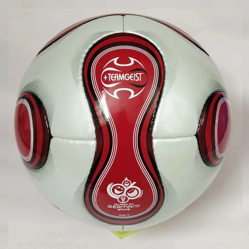 Preços baixos em Bola Adidas 2006 | eBay