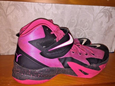 lebron james breast cancer shoes