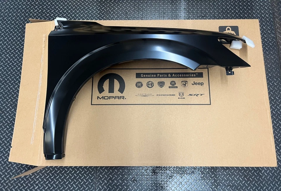 Крыло 2009-2020 Dodge Journey переднее правое со стороны пассажира 5076730AE MOPAR от оригинального производителя - Изображение 2 из 4