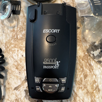 Escort Passport 9500ix GPS Radar/Laser Detector SmartCord Mount