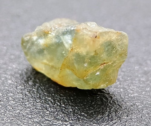 100% NATURAL AUSTRALIAN Rough Dark Yellowish Green SAPPHIRE 2.34ct Tasmania SI1 - Picture 15 of 16