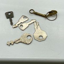 Vintage Keys Lot, Craft or Collectors Bundle of 7, Repurpose, Recycle