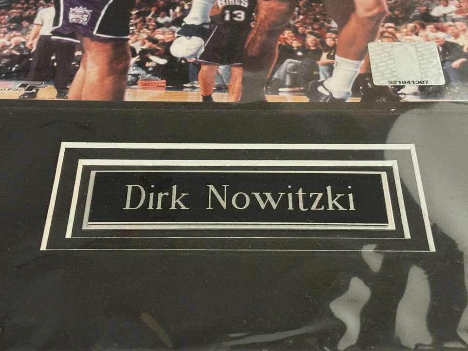 Фотография Dallas Mavericks DIRK NOWITZKI 12x16 двойная матовая с табличкой с именем — новая! - Изображение 3 из 4