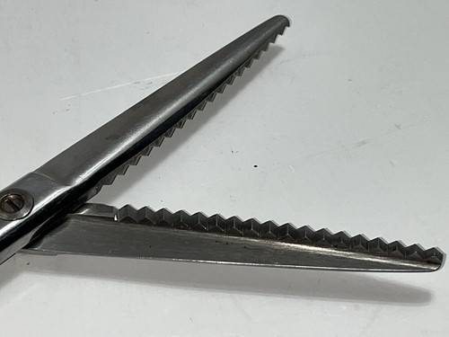 Vintage 1960s White Pinking Shears Scissors Green Handles 9.25" Japan - Picture 6 of 7