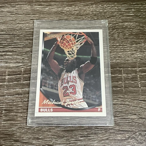 1993 Topps MICHAEL JORDAN #23