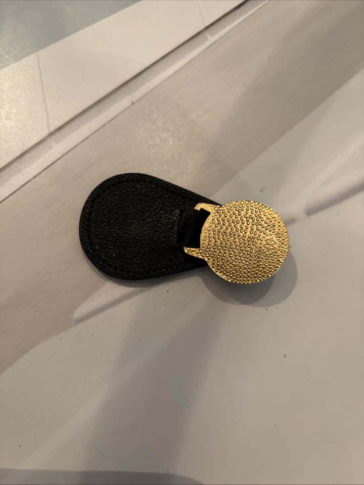 1970s Jaguar Keychain Leather Metal Manhattan Windsor England Vintage - Image 4 of 4