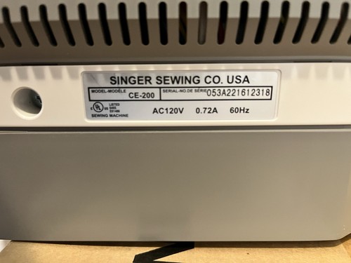 Singer Quantum Futura CE-200 Computerized Sewing/Embroidery Machine New Open Box - Picture 11 of 17