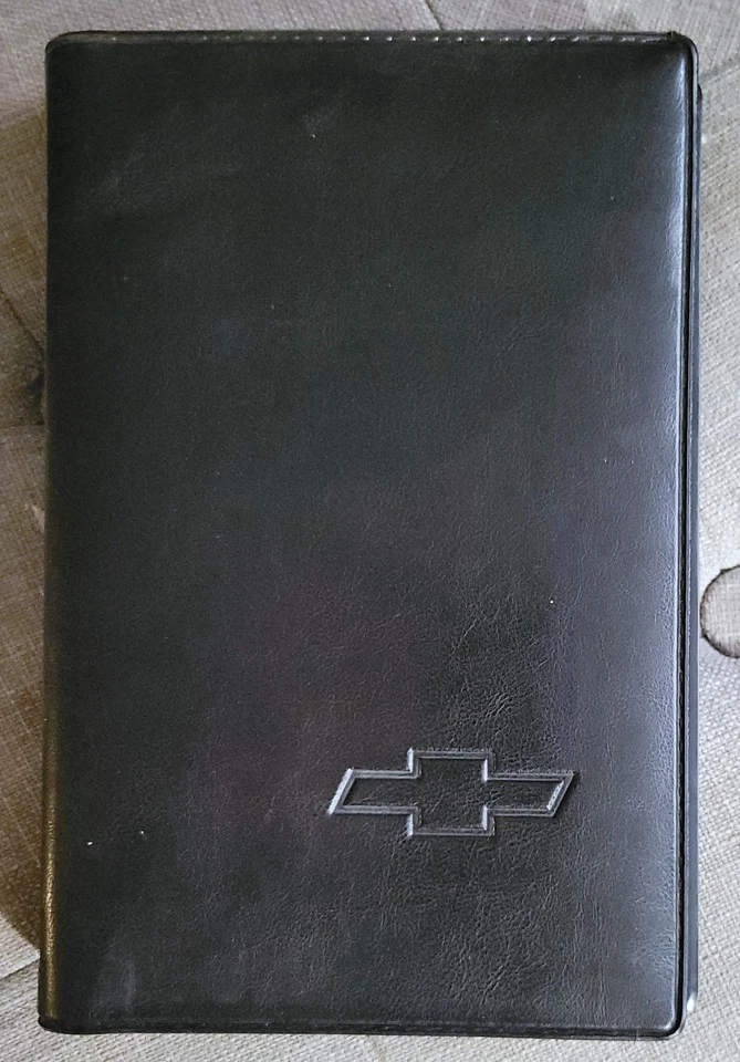 1991 Chevrolet C/K Pickup Manual do Proprietário C1500 Silverado com estojo OEM de fábrica - Imagem 2 de 3