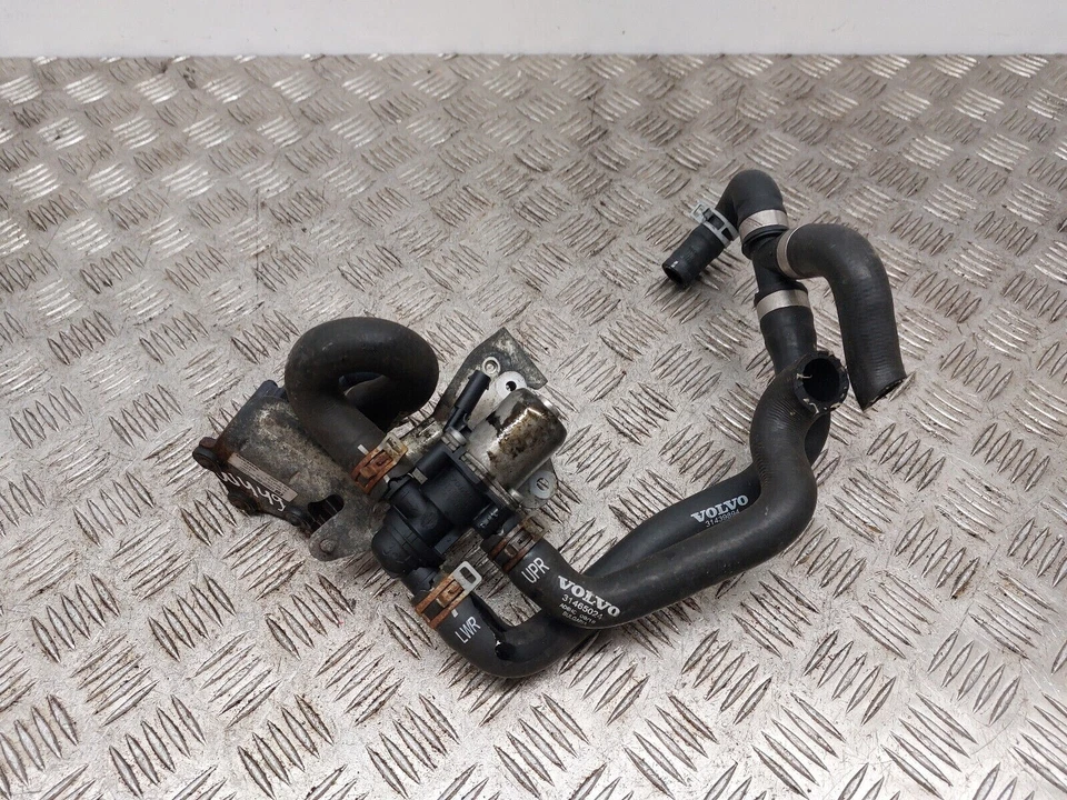 VOLVO S90 2.0 D4 DIESEL WATER PUMP WITH CONNECTION PIPES 2016 31368143 - Image 2 of 4