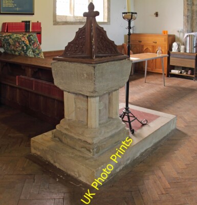 Foto 6x4 St Oswald, Hooe - Font Hall's Close c2015