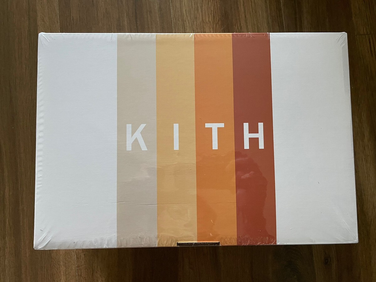 KITH x BE@RBRICK - FW22 Flock Style 100% And 400% Medicom KITH x BE@RBRICK - FW22 Flock Style 100% And 400% Medicom