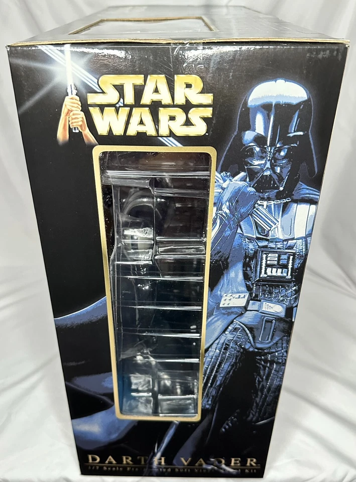 2002 KOTOBUKIYA Star Wars ArtFX DARTH VADER 1/7 Scale Pre-Painted Model Kit - Image 4 of 4