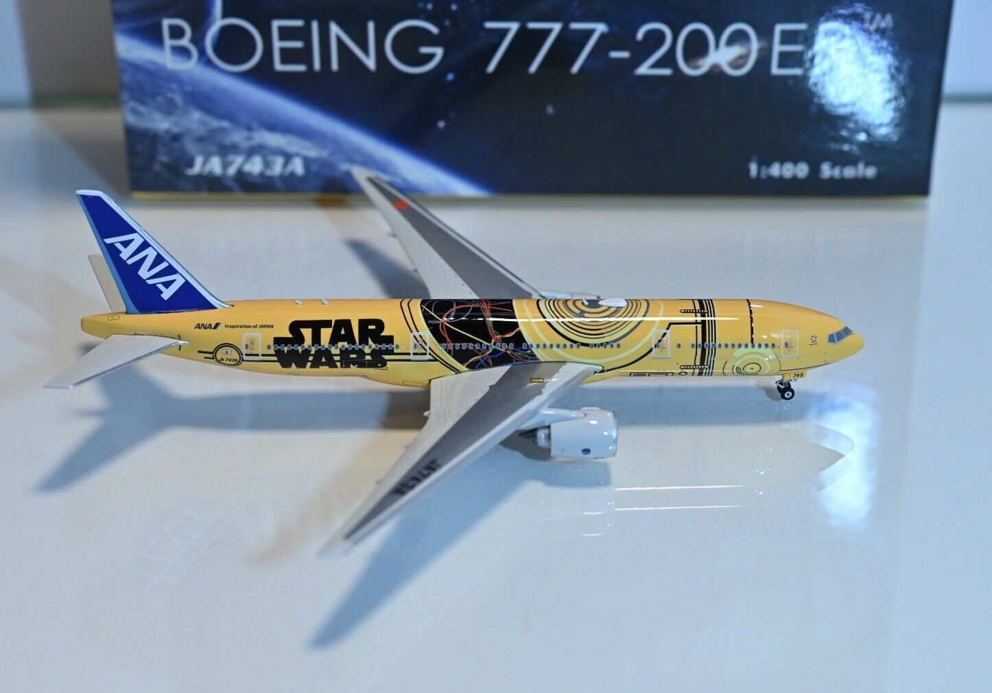 ANA B777 200 JA743A STARWARS 1 400 - 航空機