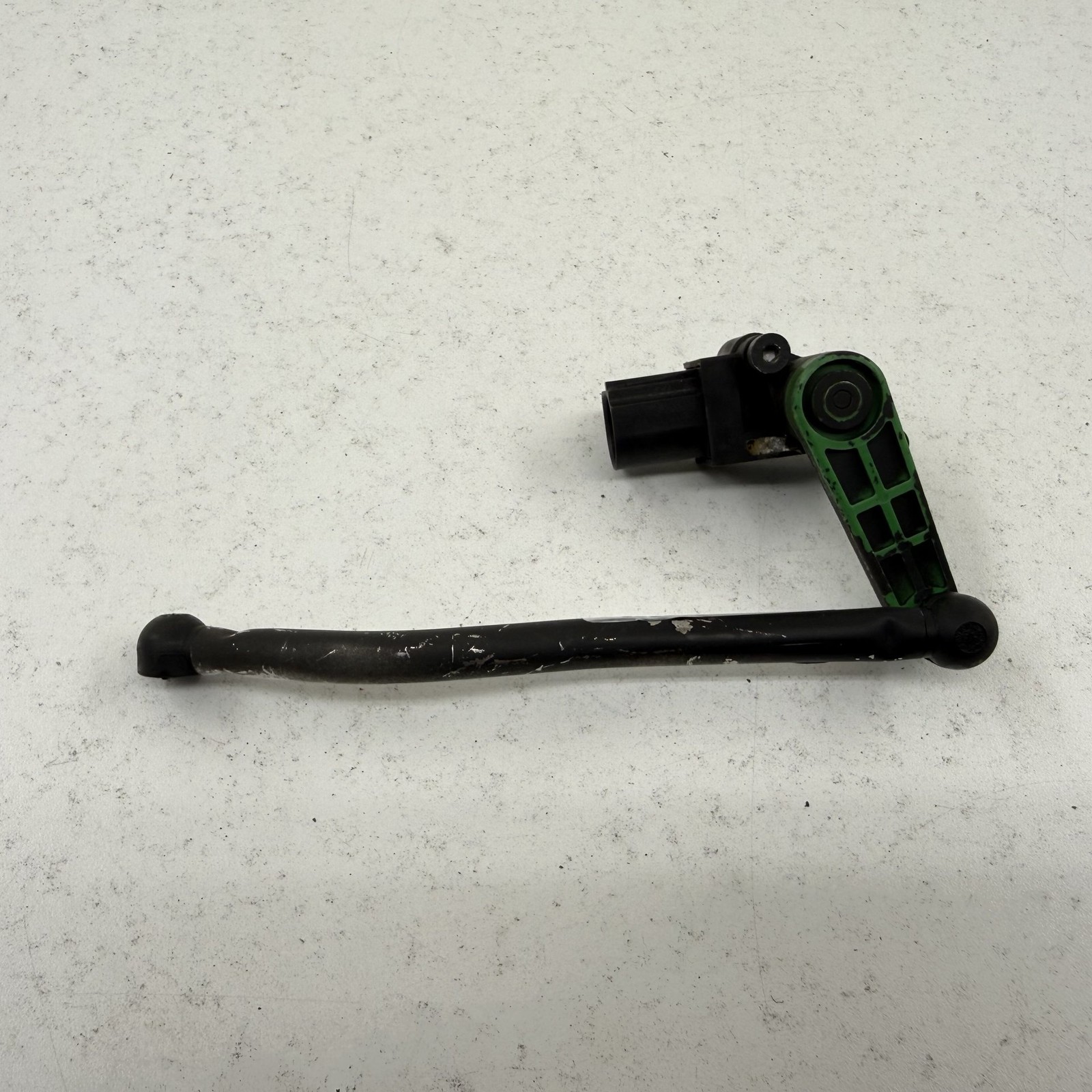 Bentley Flying Spur 2014-2018 Front Left Ride height sensor