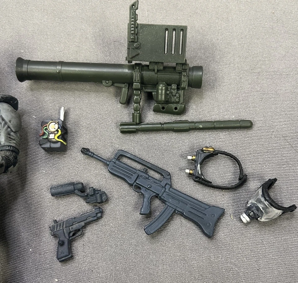 Figura suelta y armas Metal Gear Solid Snake McFarlane Toys KONAMI (1999)  Foto 3 de 3