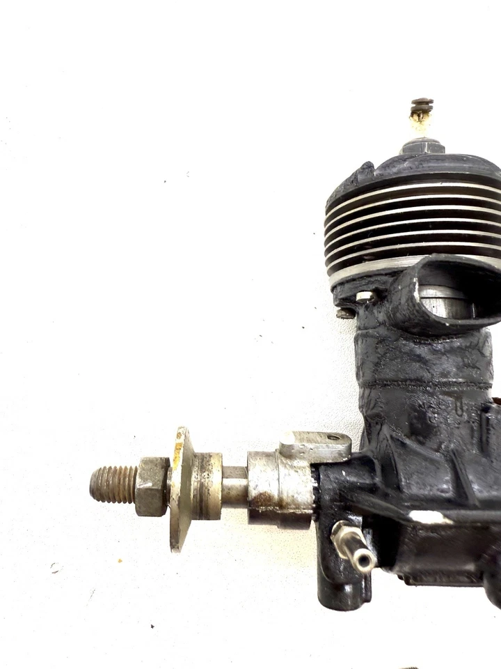1950 Miniature Models Bullet 100 .276 RC Airplane Engine M7 - Image 2 of 4