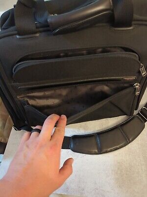 TUMI Black Travel Accessory Bag Carry-On Shoulder/Crossbody TUMI Black Travel Accessory Bag Carry-On Shoulder/Crossbody