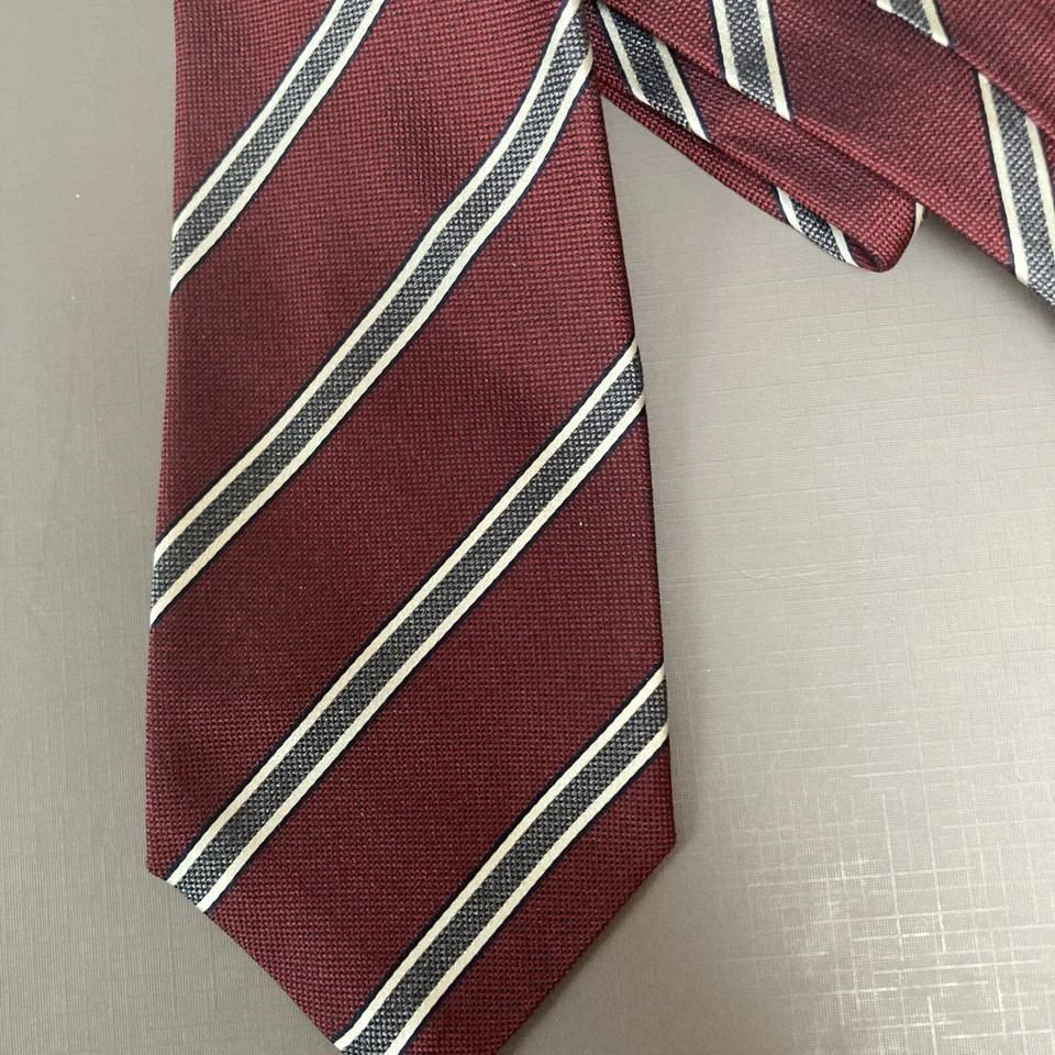 NUEVO CON ETIQUETAS KITON Regimiento Rayas Hecho a Mano Italiano Seda Granate/Oliva/Plata59.5" x 3 5/8" Foto 2 de 4