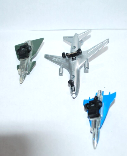 Assorted Lot Of 9 Air planes Plastic and Diecast Toy Planes. - Picture 6 of 8