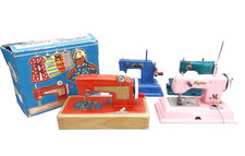 4x alte Regina  | Quelle Kinder Vintage Spielzeug Nähmaschine OVP 70er Sammlung
