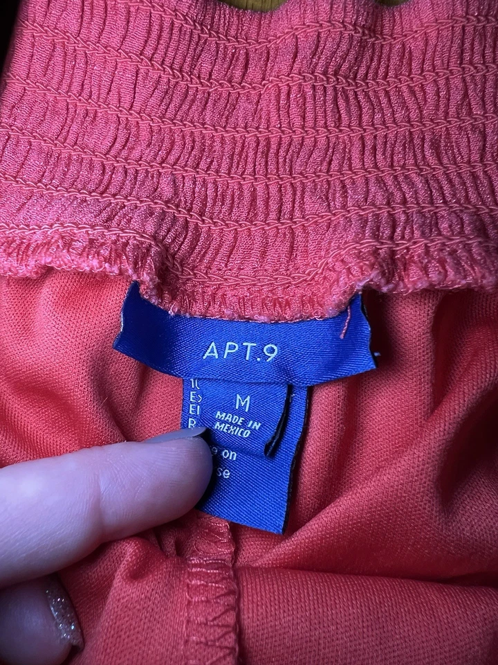 Pantalones Cortos Coral Color Apt 9 Damas Talla Mediana Sin Bolsillos Residuos Elásticos Foto 2 de 4
