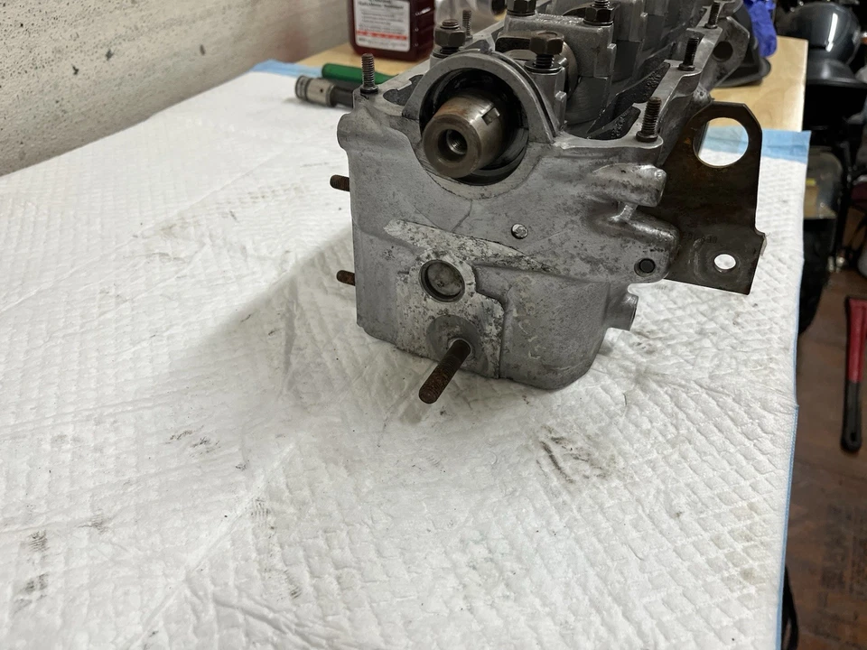 1983 年大众 1.6 非涡轮柴油气缸盖,机器车间工作 — 第 3/4 张图片