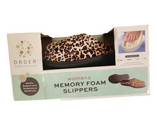 NEW WOMAN'S LEOPARD PRINT MEMORY FOAM SLIPPERS-NON-SKID SOLES SIZE SMALL