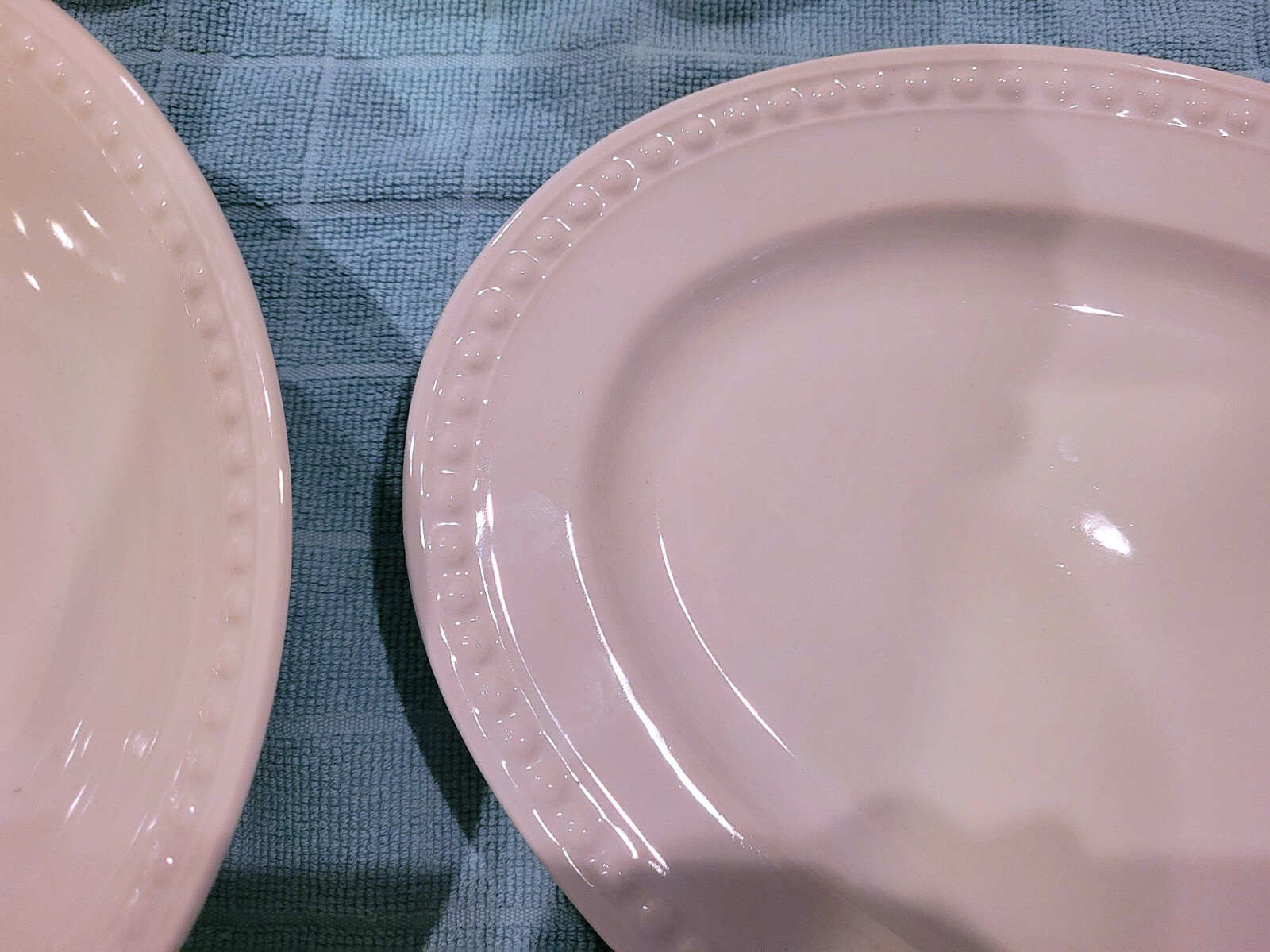 Embossed Pearl 5-piece Place Setting, White Porcelain, NEW