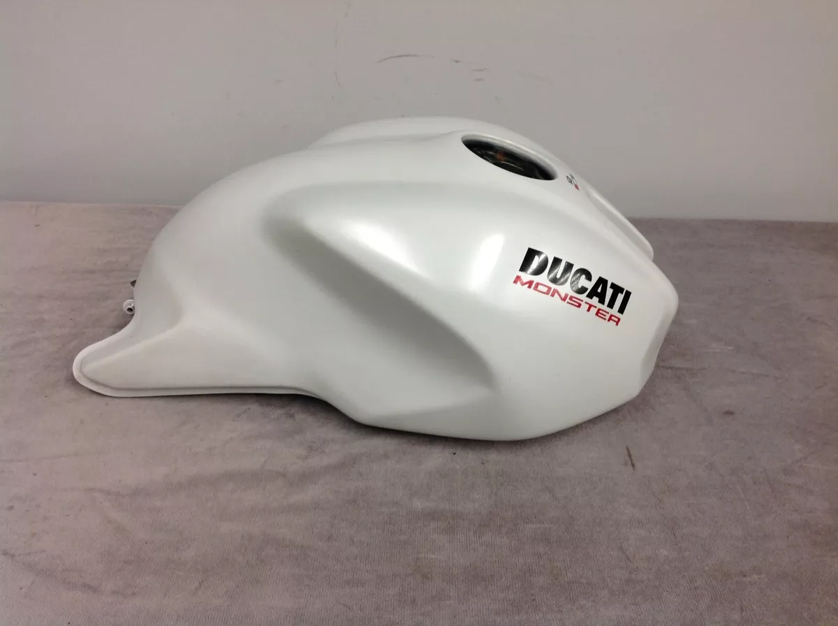 Ducati monster sale 821 fuel tank