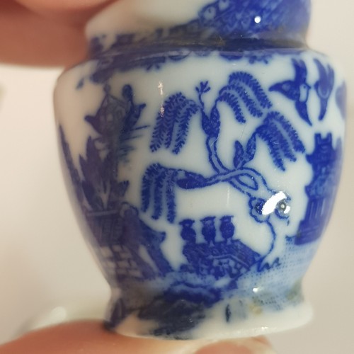 MINIATURE BLUE AND WHITE PORCELAIN FIGURINES doll house miniatures - Picture 15 of 20