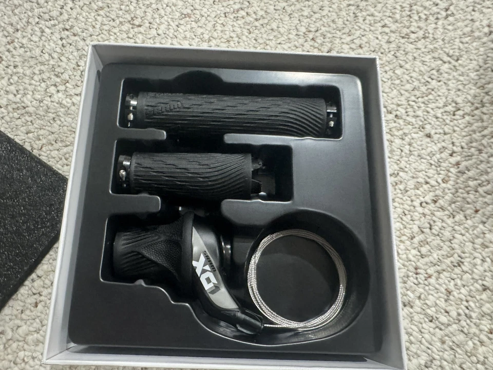 SRAM X01 Eagle 12-Speed GripShift Shifter with Discrete Clamp, Black - Image 4 of 4