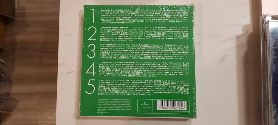 100 Essential 1970's/Barry White, Temptations, Third World, KISS, 10CC (5CD) NEW Foto 2 de 4