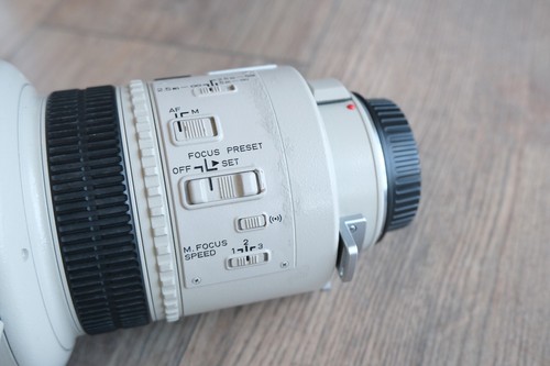 Canon EF 200mm f1,8 L USM in Very Good Condition With Lens Case and Hood - Imagen 4 de 13