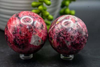 Rhodonite Sphere - 1.9''/49mm - Emotional Healing